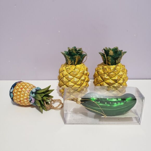 Christmas Tree Ornaments Pineapples Pickle Holiday Lot Of 4 - Picture 1 of 5
